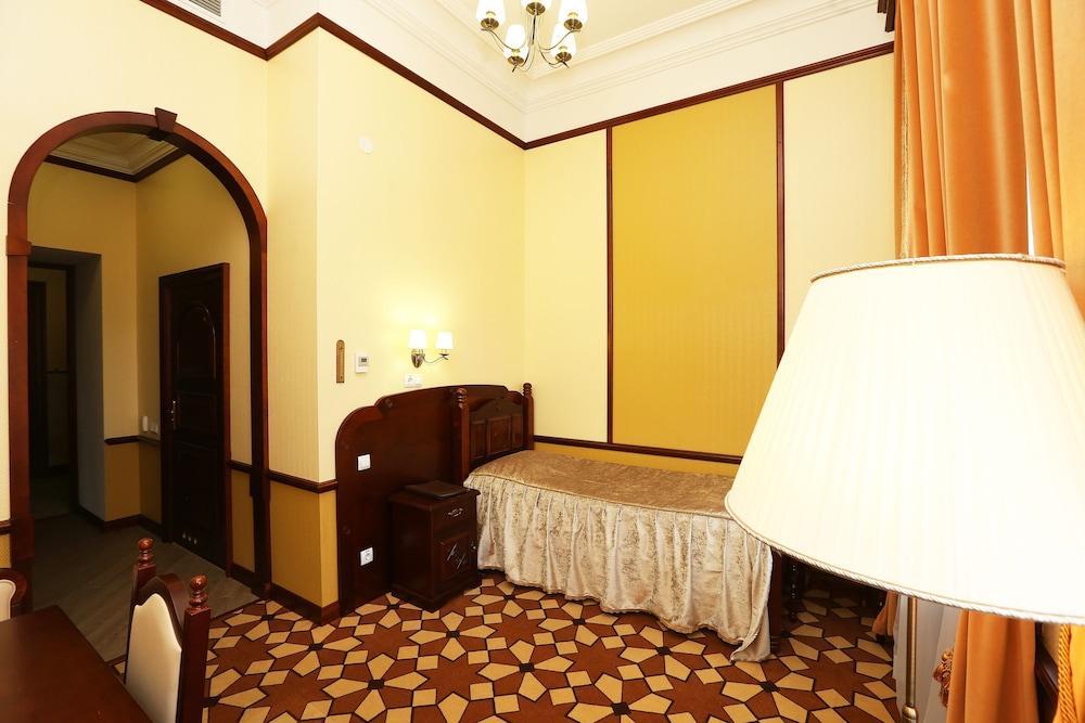 Garni Hotel Minsk Eksteriør billede